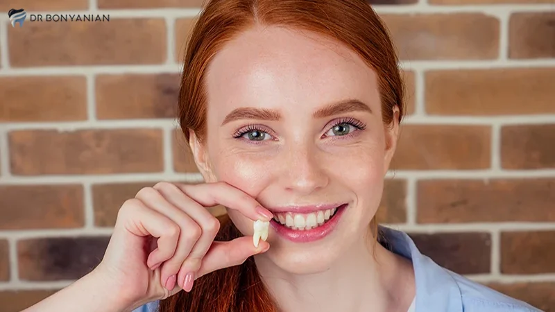Comparison of dental implants and single dentures